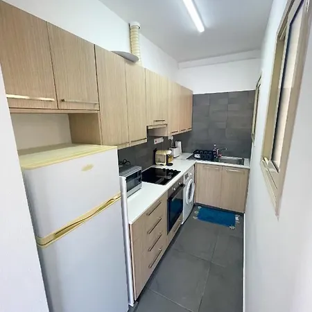 High Speed Apartment *